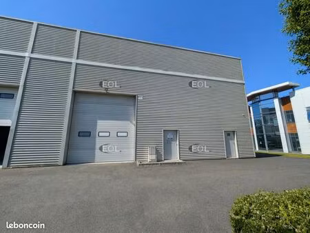 local bureaux 661 m²