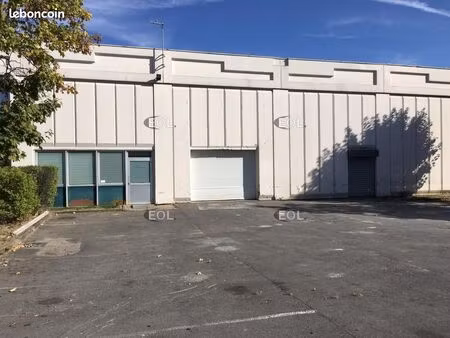 local bureaux 630 m²