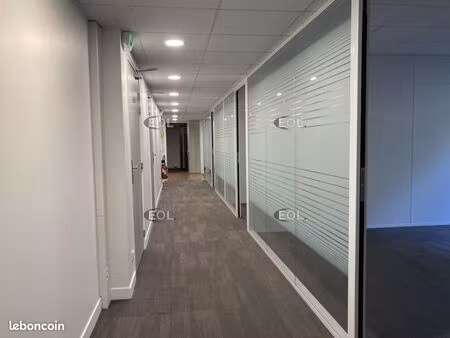 bureaux 153 m²
