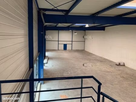 local d'activité 1 095 m²