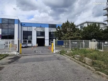 local d'activité 635 m²