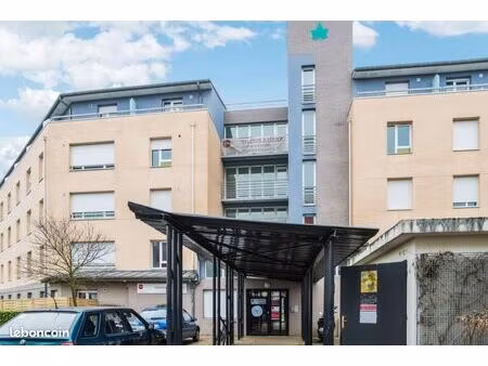 studio 1 pièce 18 m²