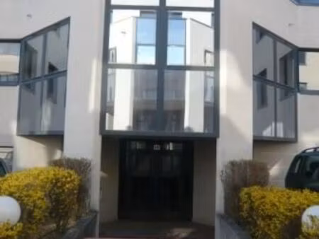 tous services inclus bureau climatisé meublé