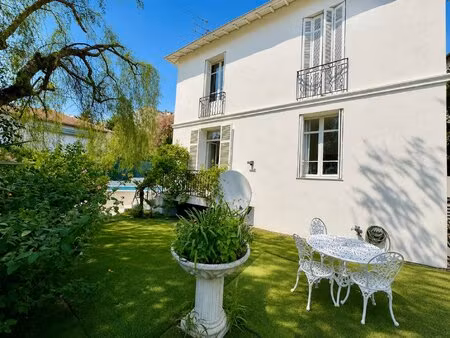 maison de charme 180m2 centre jardin piscine parking