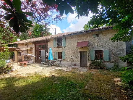 maison en pierre à valence-en-poitou