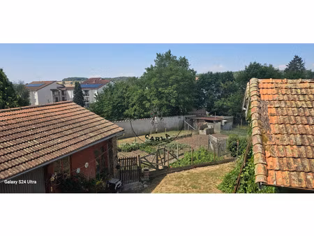 maison de village ensoleillée à saint laurent de chamousset