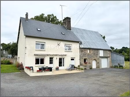 maison avec dépendances et 6920 m² de terrain