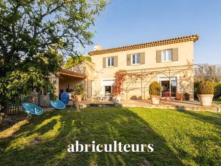 villa d'architecte contemporaine (2009) dans une zone naturelle protégée à puyvert(84160)