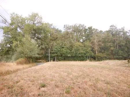terrain à bâtir situé sur la commune de champcevinel (24)