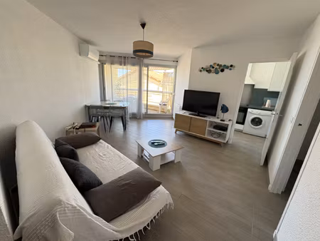 2 pièces de 42 5 m2 carnon  t2 meublé à l'année vue sur la m