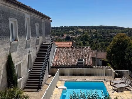 t2 avec jardin et piscine