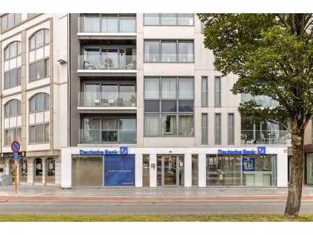 bâtiment commercial/bureau au rez-de-chaussée (288 m²)