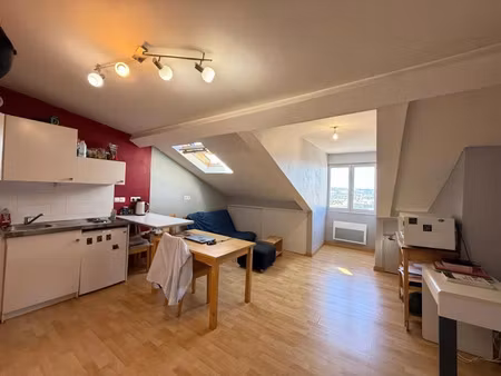 location meublée appartement 2 pièces 41 m² à saint-etienne (42000)  370 €