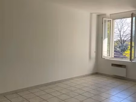 location appartement 2 pièces 45 m² à castres (81100)  460 €