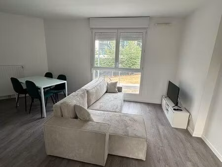 t2 meublé refait à neuf – évry-courcouronnes 1100/mois cc