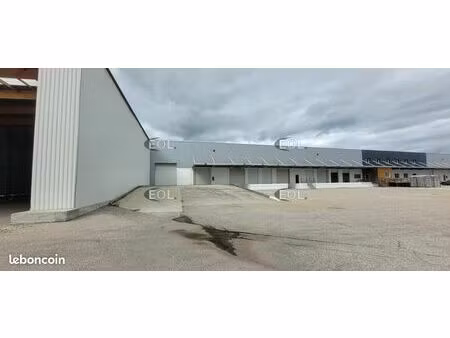 local industriel 6 389 m²