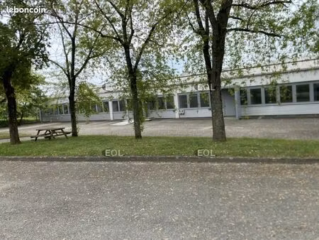 local industriel 2 160 m²