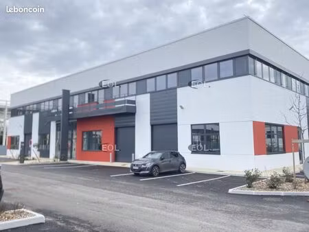 local d'activité 424 m²