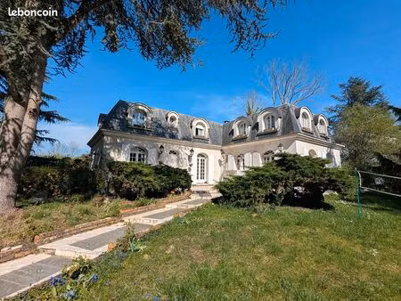maison 9 pièces 220 m²