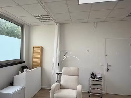 bureau professionnel à louer – enghien-les-bains  face à la gare