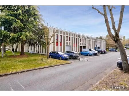 local d'activité 513 m²