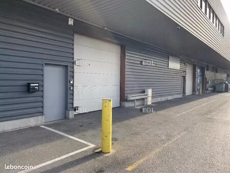 local d'activité 330 m²