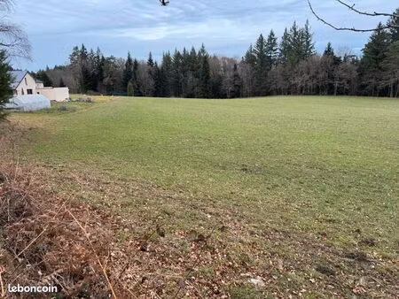 vends terrain à bâtir