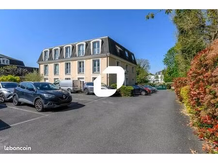 bureaux 82 m²