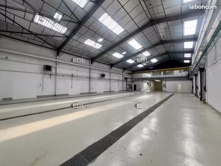 local d'activité 1 232 m²