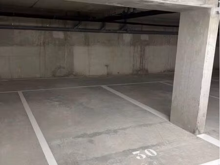 place parking couverte et sécurisée