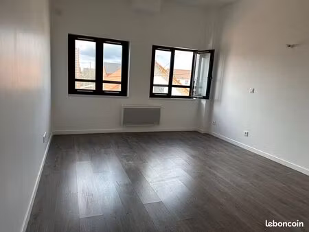 studio 1 pièce 32 m²