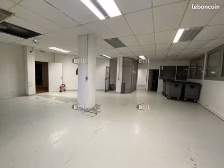 local bureaux 260 m²