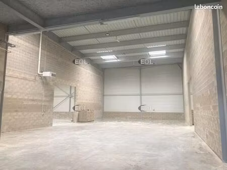local d'activité 425 m²