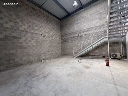 local d'activité 137 m²