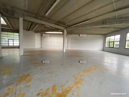 local d'activité 496 m²