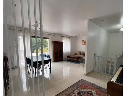 très jolie pavillon à louer meublé