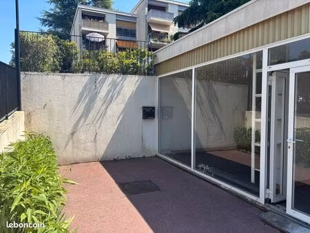 local / bureaux / commerce