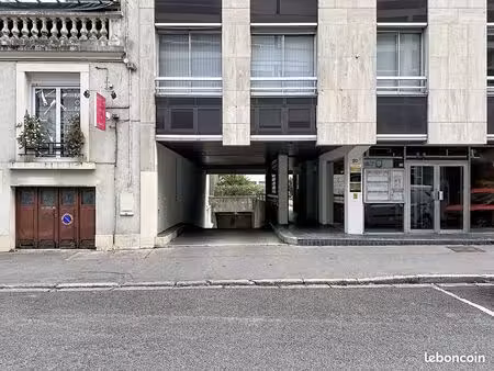 parking/box 13 m² dijon