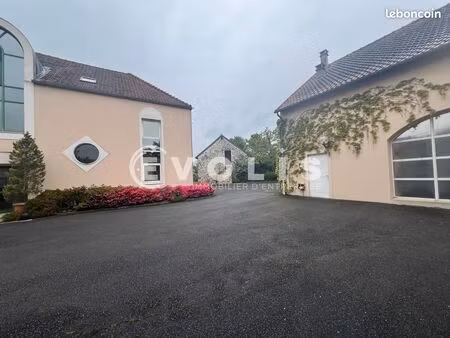 local bureaux 930 m²