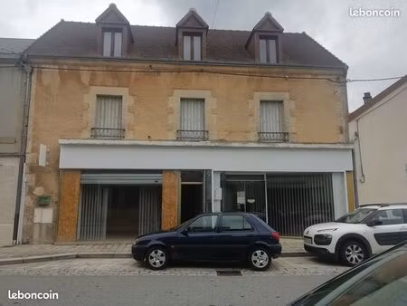 immeuble commercial et appartements