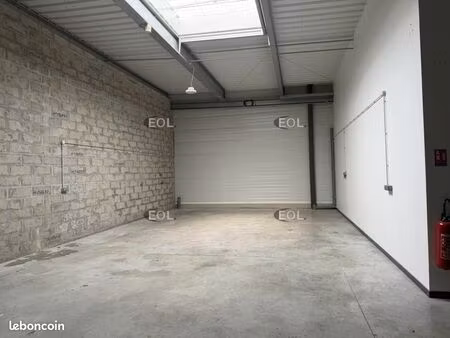 local d'activité 159 m²