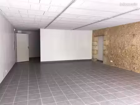 local commercial 76 m²