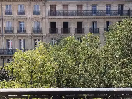 appartement de caractère de 106 m² dans un immeuble d’inspiration haussmannienne