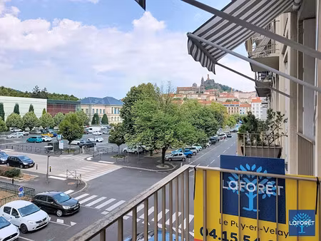 location appartement 4 pièces 118 m² à le puy-en-velay (43000)  1 090 €