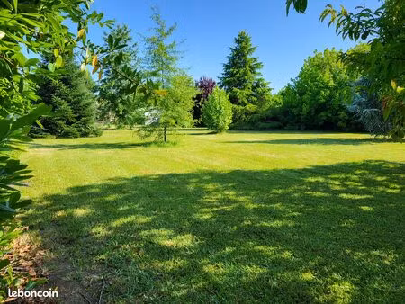 terrain constructible 1800 m²