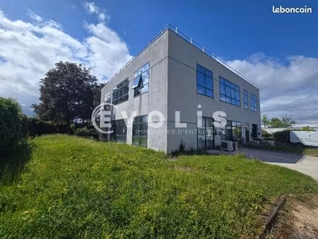 local d'activité 61 m²