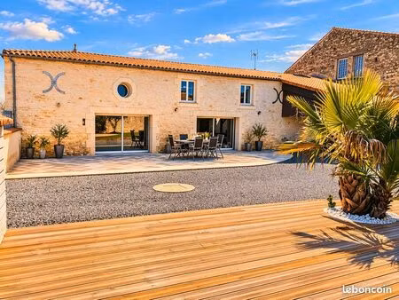 maison en pierre rénové