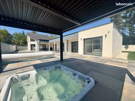 villa d’architecte à 5 min de dijon valmy