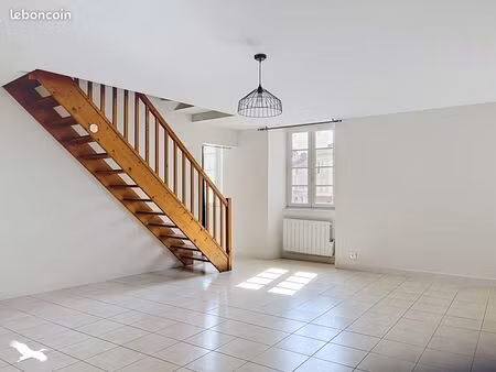 immeuble 201 m² jonzac
