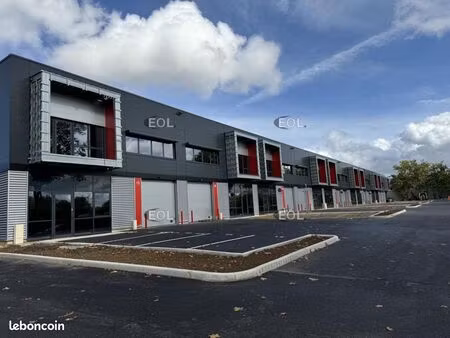 local d'activité 7 589 m²